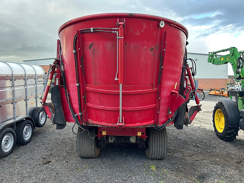 BvL 18-2S V-Mix Diet Feeder