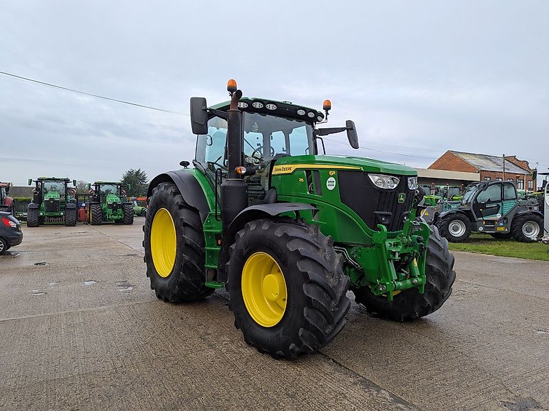 John Deere 6R 215