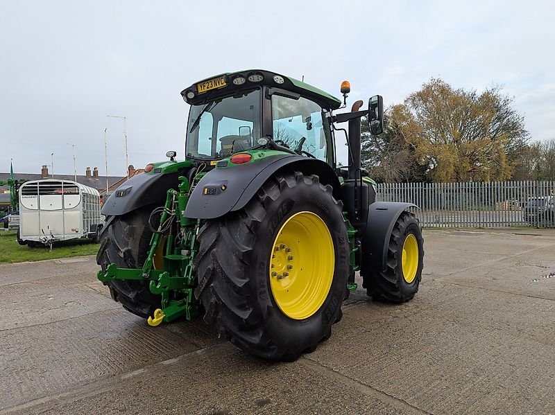 John Deere 6R 215
