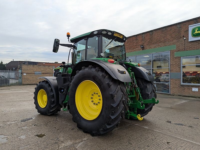 John Deere 6R 215