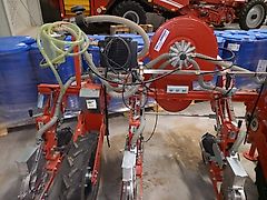 Agricola Italiana SN-2-130 , 4 x 2 Sähreihen