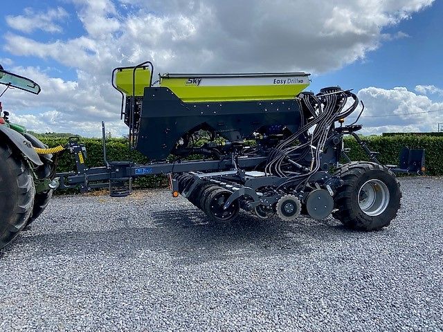 Sky Agriculture DESTOCKAGE : DIRECTZAAIMACHINE EASY DRILL W4020 FERTISEM HD PRO 1 E DRIVE PREMIUM