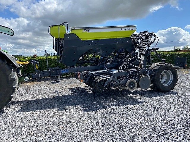 Sky Agriculture DESTOCKAGE : DIRECTZAAIMACHINE EASY DRILL W4020 FERTISEM HD PRO 1 E DRIVE PREMIUM