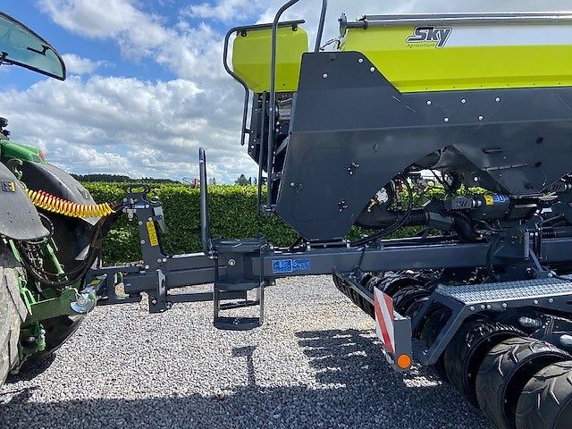 Sky Agriculture DESTOCKAGE : DIRECTZAAIMACHINE EASY DRILL W4020 FERTISEM HD PRO 1 E DRIVE PREMIUM