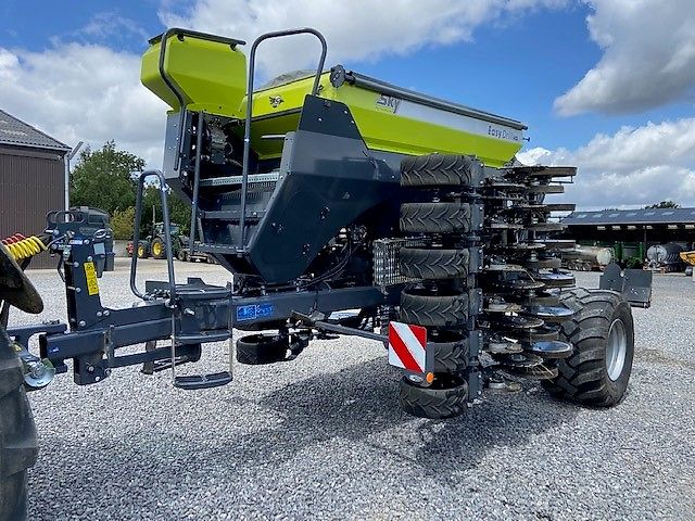 Sky Agriculture DESTOCKAGE : DIRECTZAAIMACHINE EASY DRILL W4020 FERTISEM HD PRO 1 E DRIVE PREMIUM