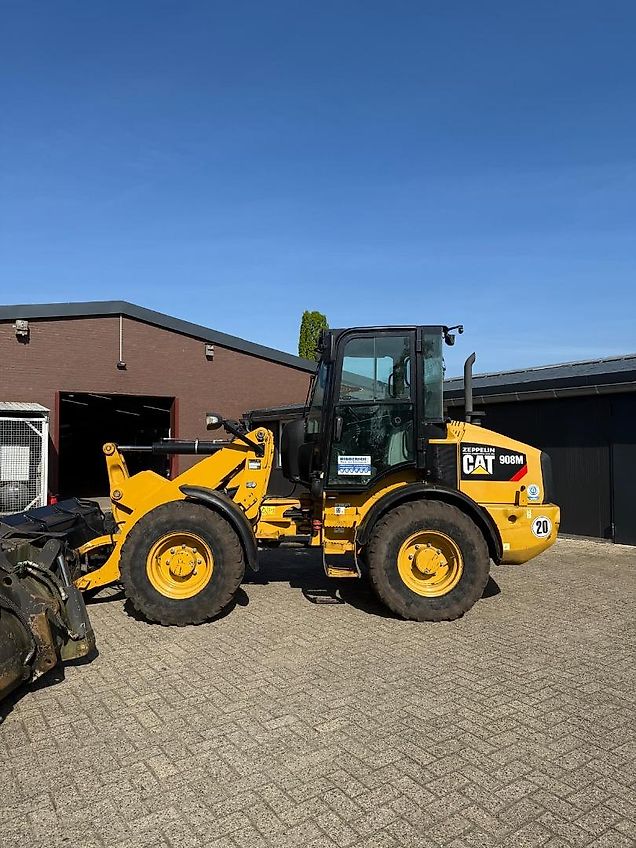 Caterpillar 908M