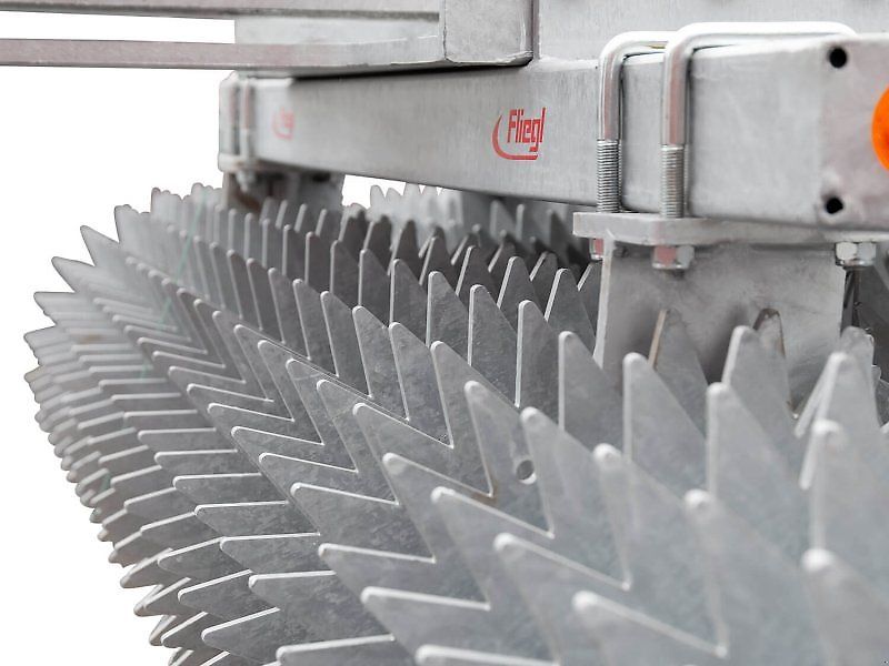 Fliegl Profiwalze 3,0m Frontpacker Lenkbock