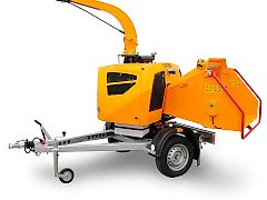 Häcksler "LASKI LS-160 DWB" auf gebremstem 80 km/h Fahrgestell, bis 16 cm Aststärke: Der Anhänger-Häcksler für den Profi.