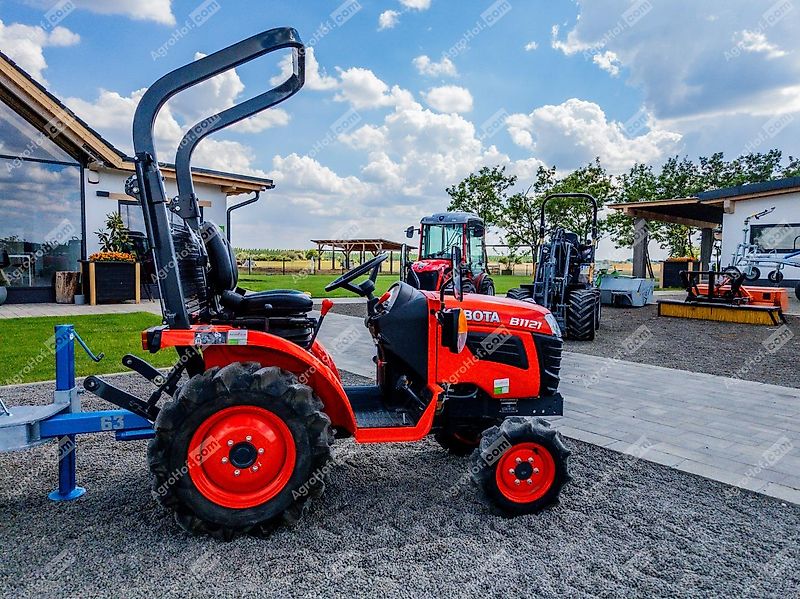 Kubota B1121 Traktor neu 12 PS