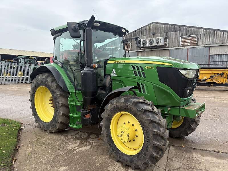 John Deere 6135R