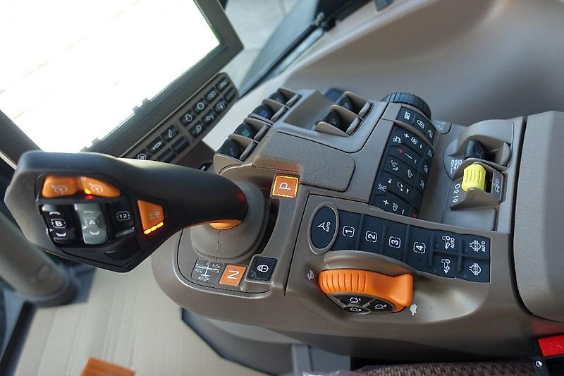 John Deere 6R195 CommandPro