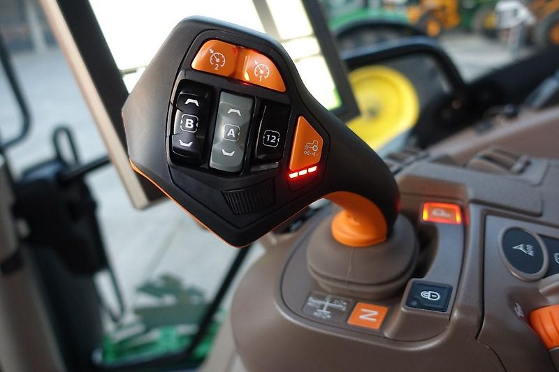 John Deere 6R195 CommandPro