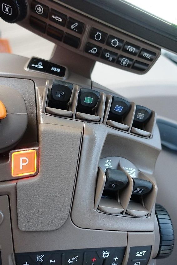 John Deere 6R195 CommandPro