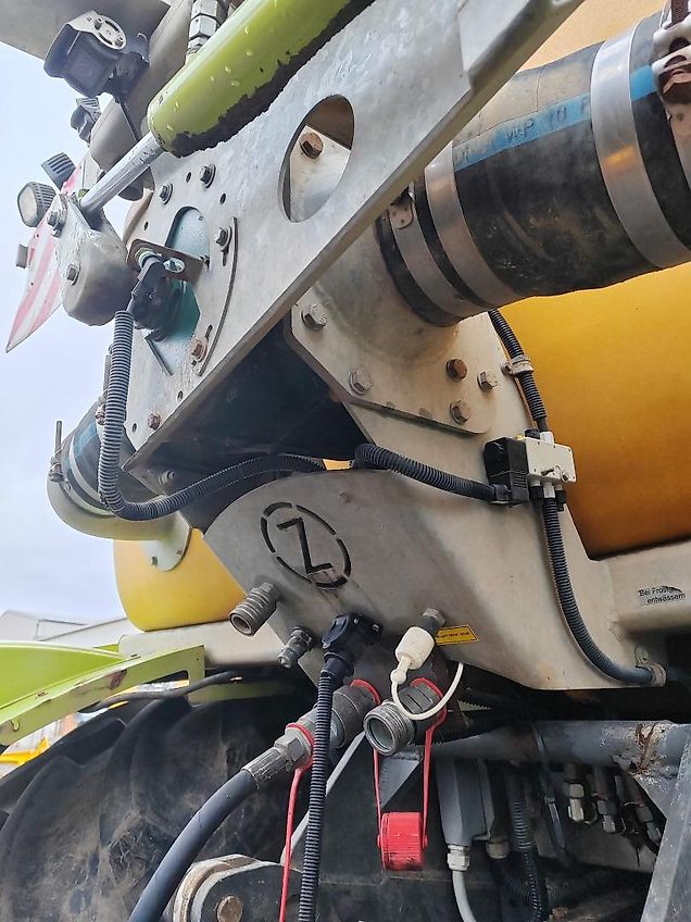 Claas CLAAS XERION 3800 SADDLE TRAC