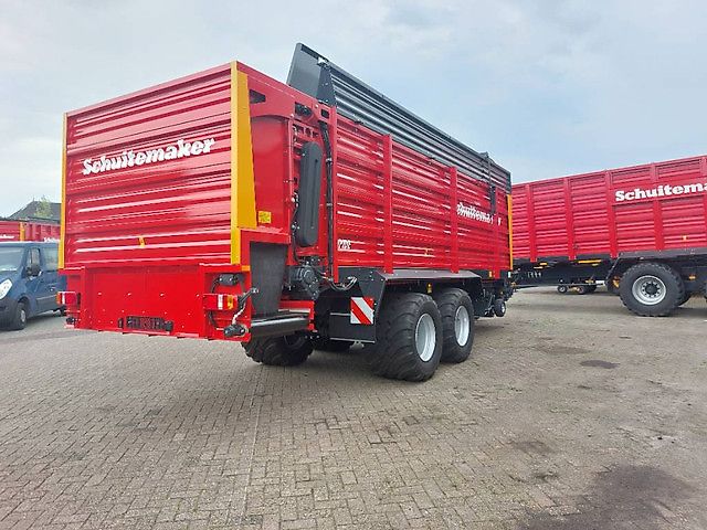 Schuitemaker Rapide 75V Opraapdoseerwagen