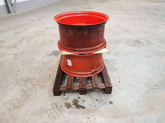 Claas Titan velgen W14Lx28