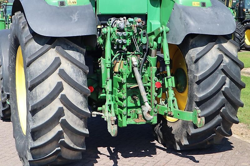 John Deere 6820 TRAKTOR