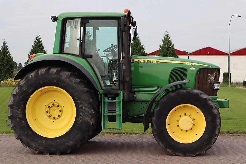 John Deere 6820 TRAKTOR