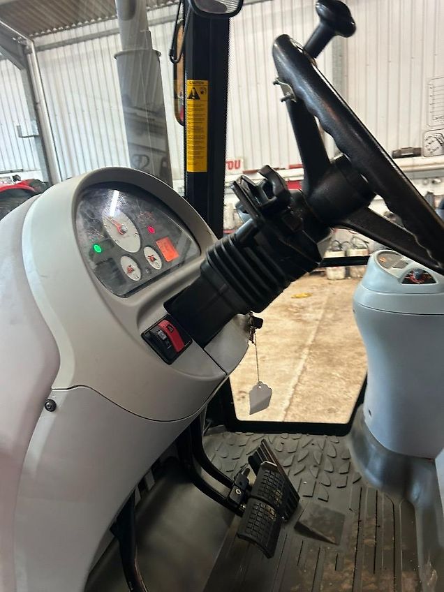 Massey Ferguson 6470