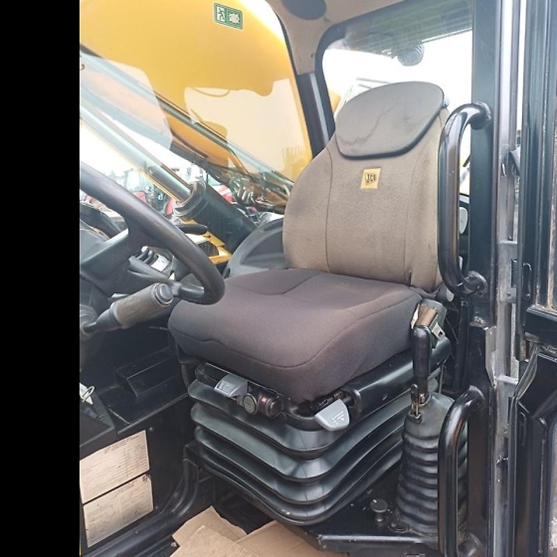 JCB 560-80 AGRI PLUS