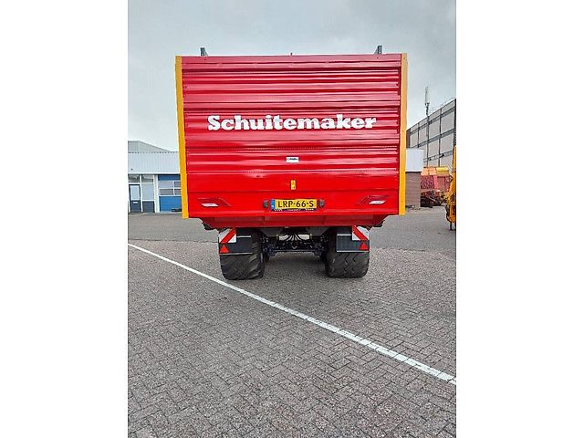 Schuitemaker Rapide 65W opraapwagen
