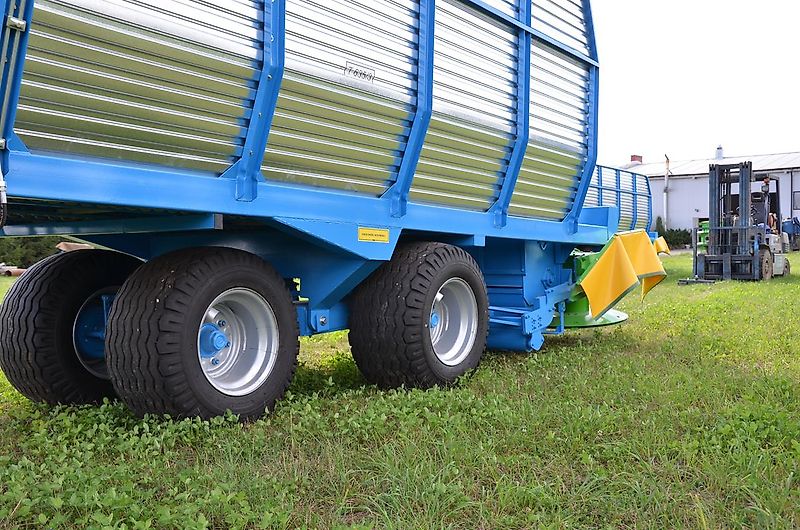 MD ZM Ladewagen mit Mähwerk T635/3