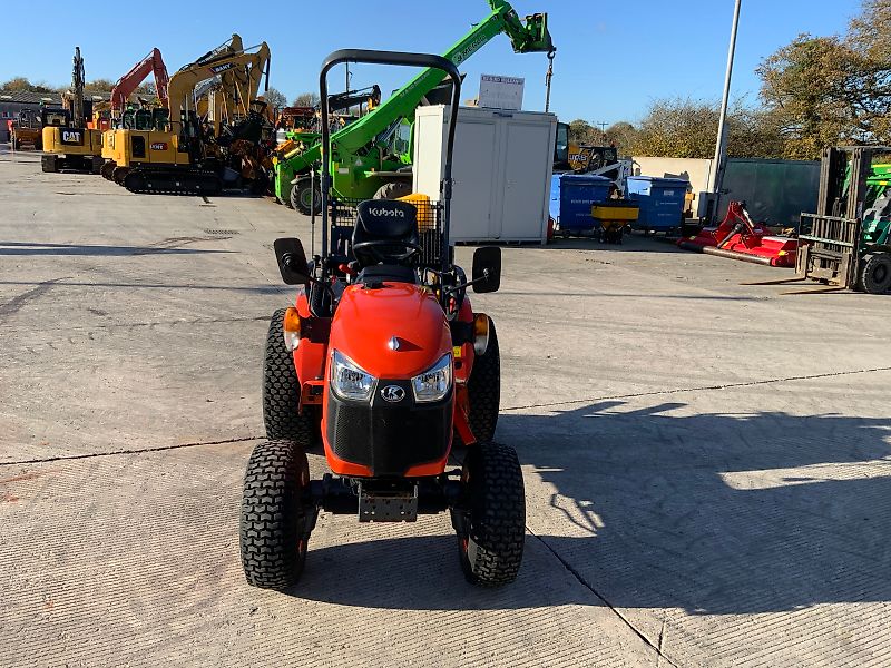 Kubota B2261 Compact Tractor (ST25015)