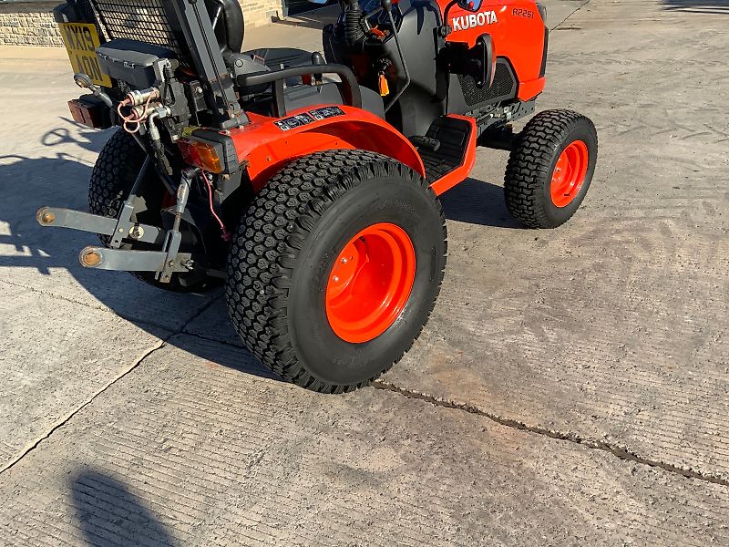 Kubota B2261 Compact Tractor (ST25015)