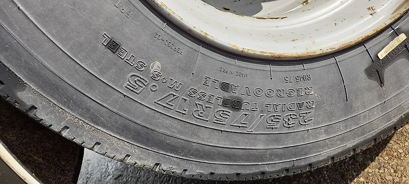 Gebr.Recker Niskopodwoziowa 9m +1m