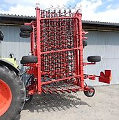 Horsch CURA 12 ST + Nachlaufstriegel