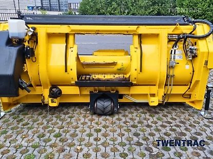 New Holland 300 FP graspickup