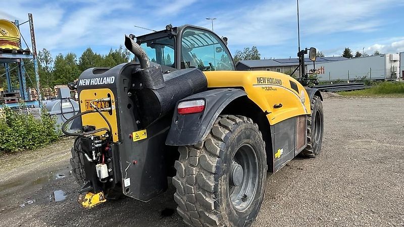 New Holland TH 7,37 PLUS