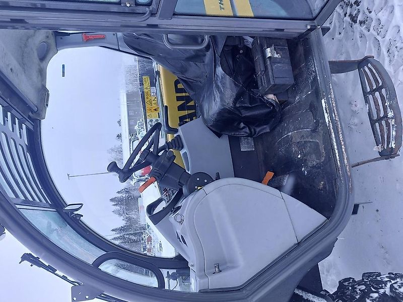 New Holland TH 7,37 PLUS