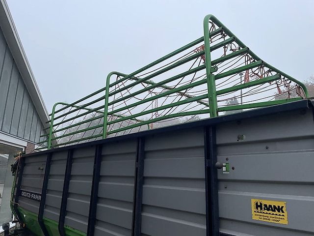 Deutz-Fahr K570 opraapwagen