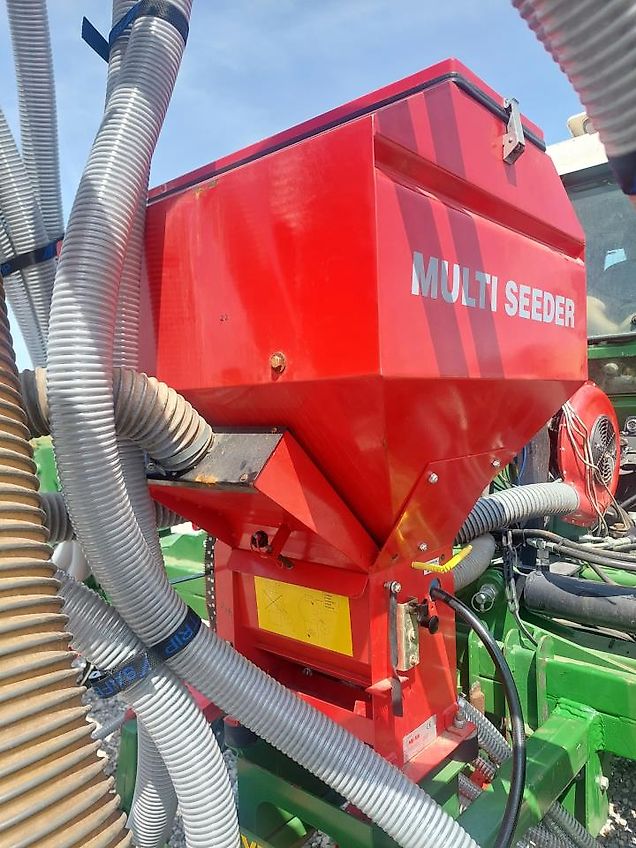 Thyregod TRV 12 med frø-/gødning-udstyr