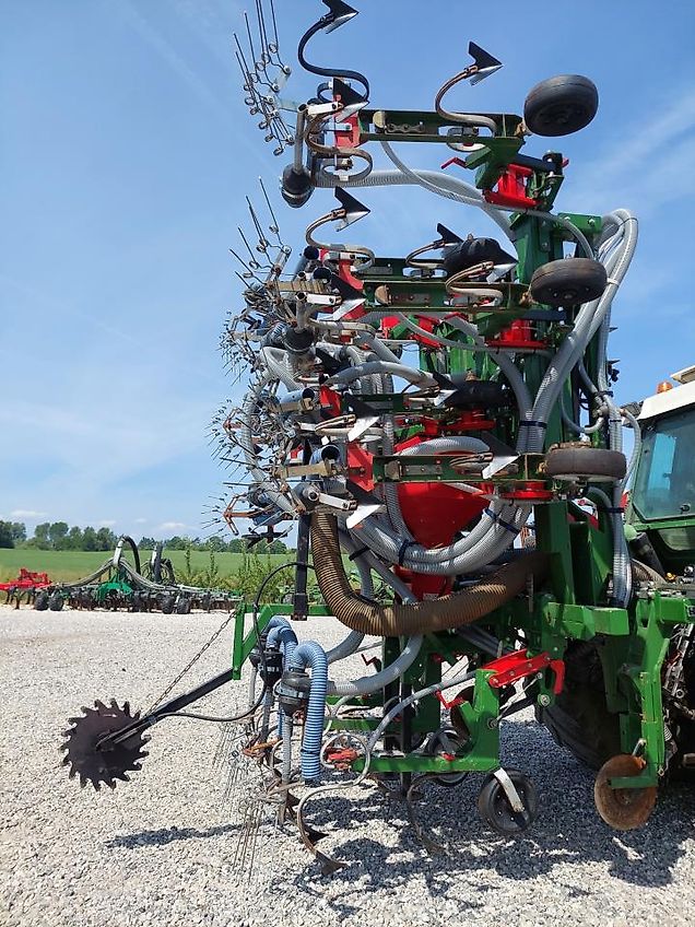 Thyregod TRV 12 med frø-/gødning-udstyr